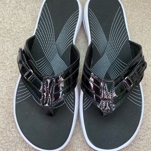 NWT Women’s Comfort FlipFlops Sz 9